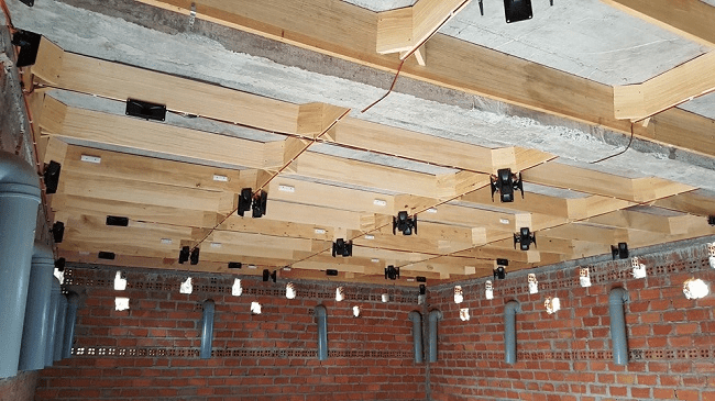 Hiện nay có nhiều hộ gia đình xây dựng nhà nuôi yến tại nhà