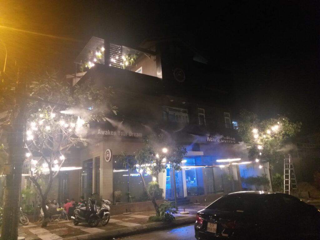 Chọn máy phun sương có công suất thích hợp với không gian quán cafe