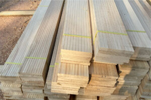 Gỗ bạch tùng giá rẻ 