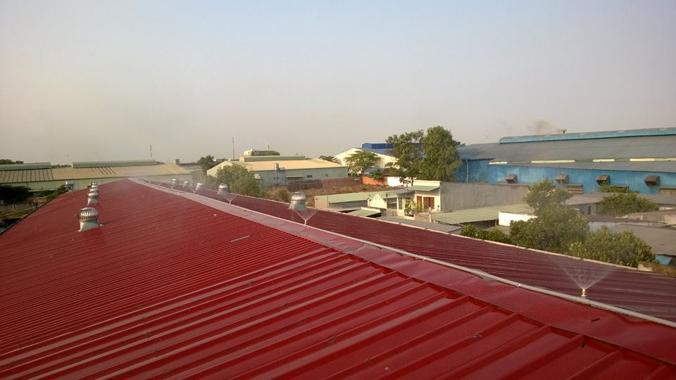 Hệ thống phun nước mái tôn