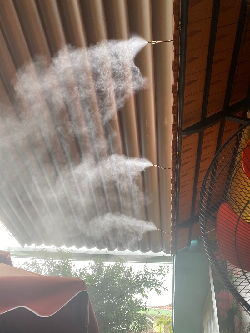 Hệ thống phun sương ngoài trời mang lại không khí mát mẻ