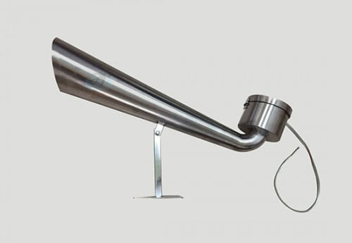 Loa phóng nhà yến có tác dụng kéo chim yến từ môi trường tự nhiên về sinh sống và làm tổ trong nhà yến nhân tạo