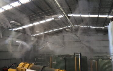 Hệ thống máy phun sương công ngiệp trong nhà xưởng